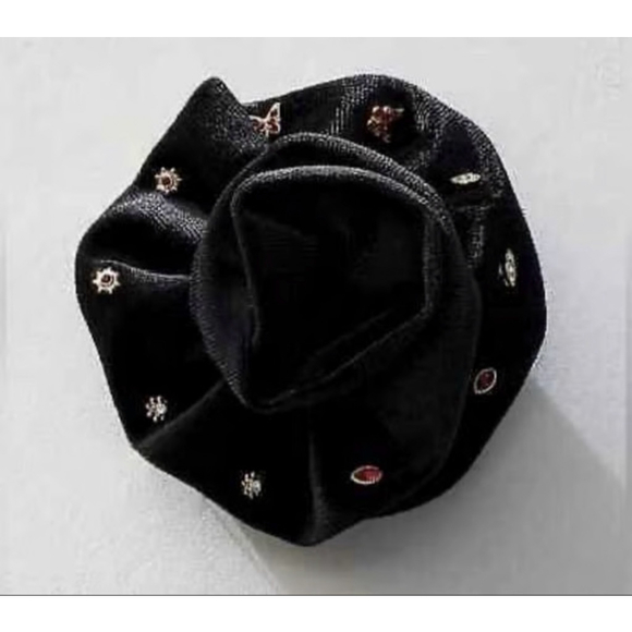 Free People Jewelry - Free People Rosette Stud Pack NWT Black